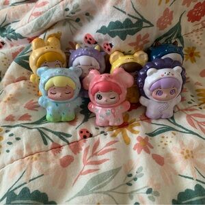 7 BAOBAO blind box figures